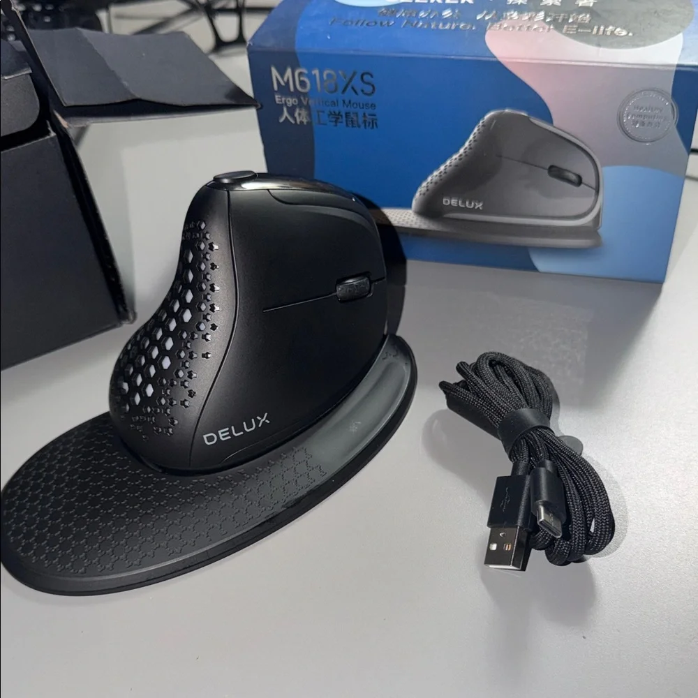 (003) Black Ergonomic Vertical Mouse